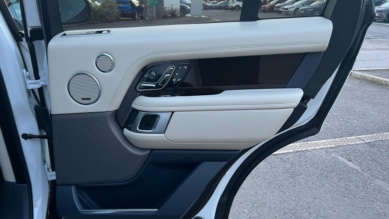 Land Rover Range Rover 3.0 D300 Autobiography 4dr Auto Diesel Estate